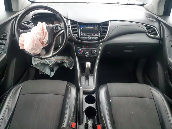 KL7CJPSBXLB002426 2020 CHEVROLET TRAX - Image 8