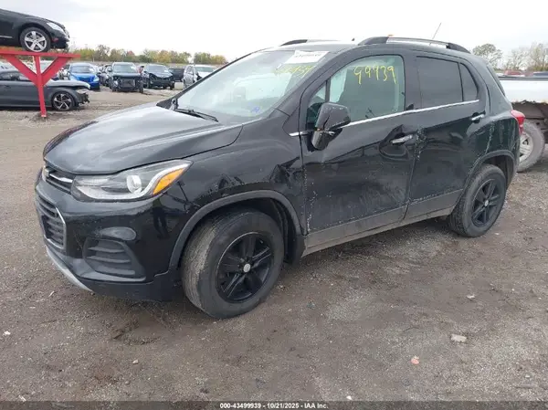 KL7CJPSBXLB008078 2020 CHEVROLET TRAX - Image 2