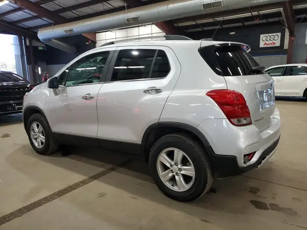 KL7CJPSBXLB024264 2020 CHEVROLET TRAX - Image 2