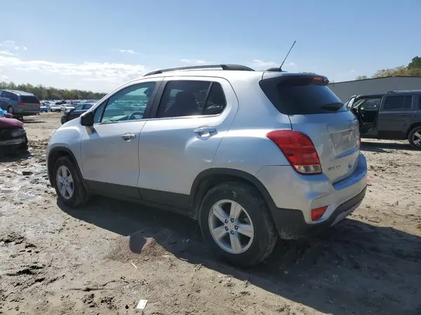 KL7CJPSBXLB027911 2020 CHEVROLET TRAX - Image 2
