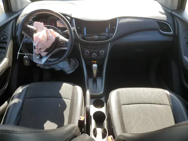 KL7CJPSBXLB027911 2020 CHEVROLET TRAX - Image 8