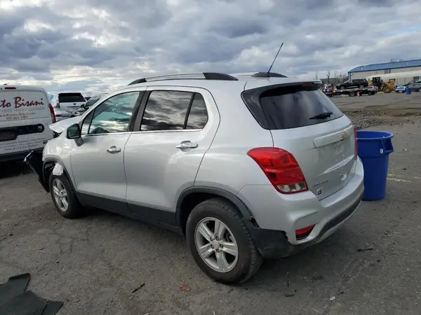 KL7CJPSBXLB035555 2020 CHEVROLET TRAX - Image 2