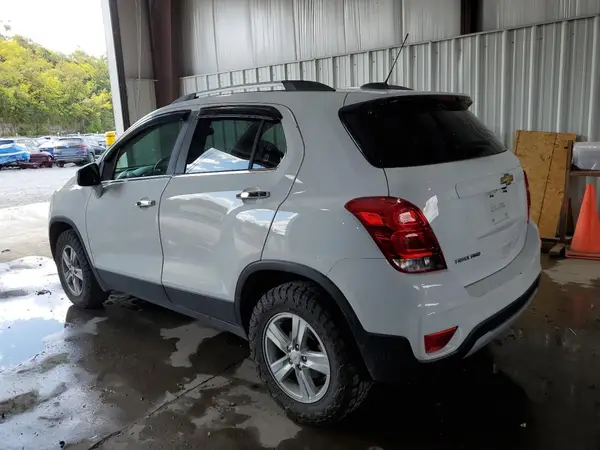 KL7CJPSBXLB041615 2020 CHEVROLET TRAX - Image 2