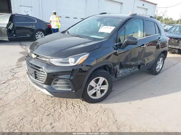 KL7CJPSBXLB044126 2020 CHEVROLET TRAX - Image 2