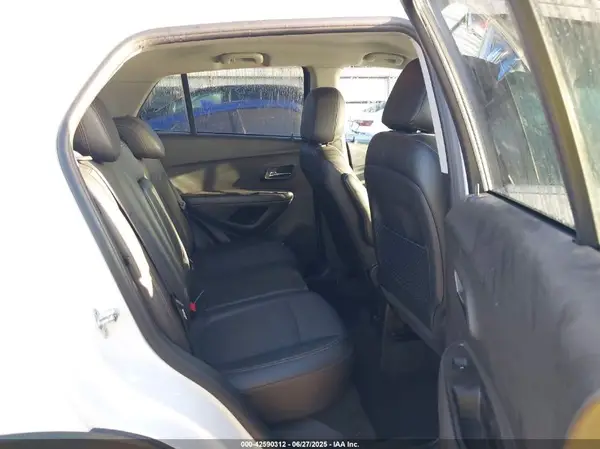 KL7CJPSBXLB313631 2020 CHEVROLET TRAX - Image 8