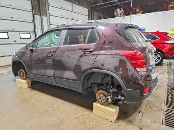 KL7CJPSBXLB335824 2020 CHEVROLET TRAX - Image 2