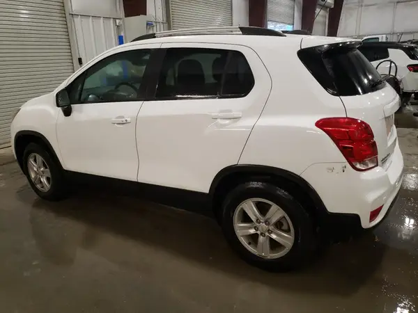 KL7CJPSBXMB315896 2021 CHEVROLET TRAX - Image 2