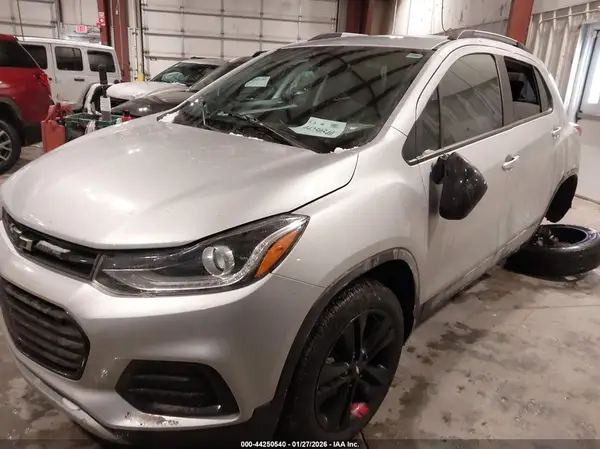 KL7CJPSBXMB317020 2021 CHEVROLET TRAX - Image 2