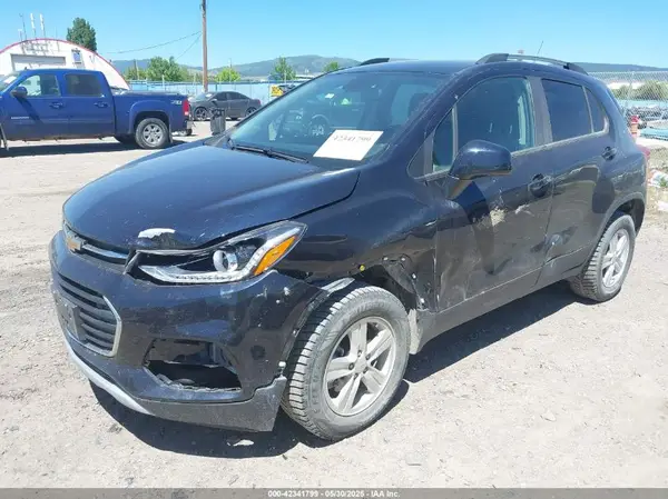 KL7CJPSBXMB320032 2021 CHEVROLET TRAX - Image 2