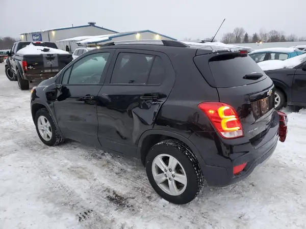 KL7CJPSBXMB326087 2021 CHEVROLET TRAX - Image 2