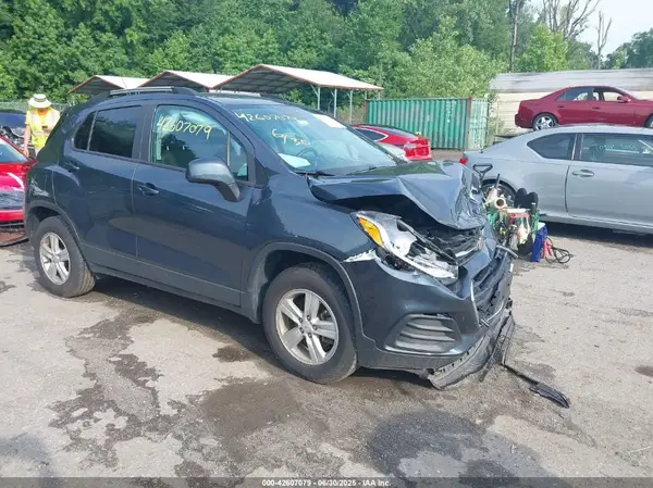 KL7CJPSBXMB326705 2021 CHEVROLET TRAX - Image 1