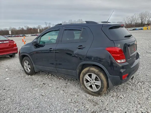 KL7CJPSBXMB327806 2021 CHEVROLET TRAX - Image 2