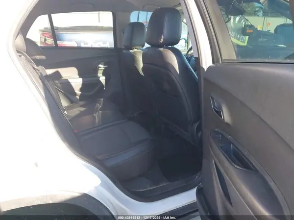 KL7CJPSBXMB331225 2021 CHEVROLET TRAX - Image 8