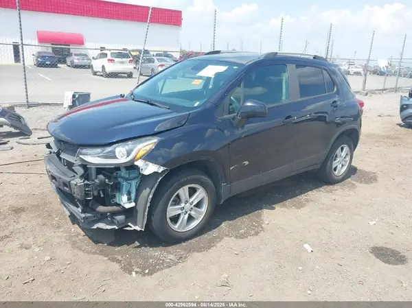 KL7CJPSBXMB331984 2021 CHEVROLET TRAX - Image 2