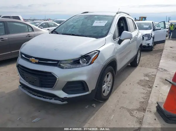 KL7CJPSBXMB342953 2021 CHEVROLET TRAX - Image 2
