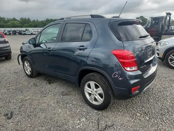 KL7CJPSBXMB359011 2021 CHEVROLET TRAX - Image 2