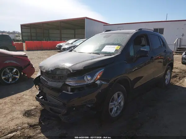 KL7CJPSM0MB368513 2021 CHEVROLET TRAX - Image 2