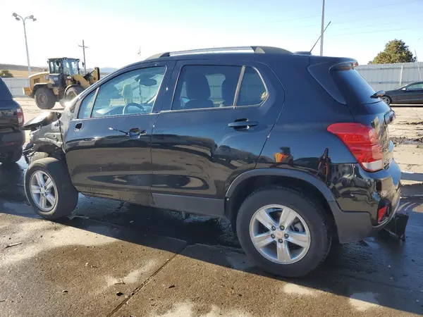 KL7CJPSM0MB375560 2021 CHEVROLET TRAX - Image 2