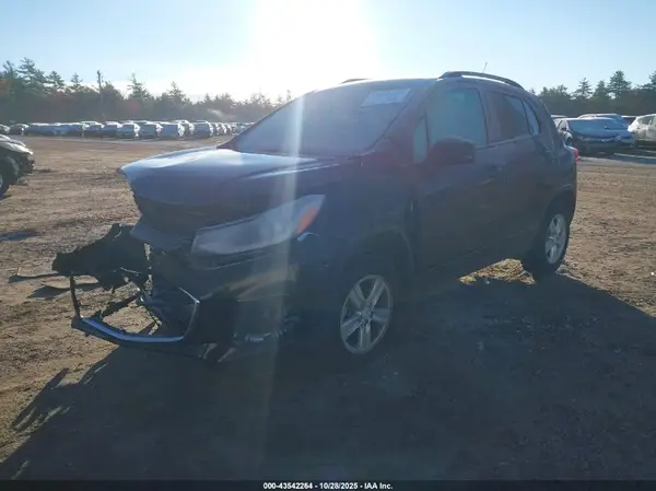 KL7CJPSM0NB505421 2022 CHEVROLET TRAX - Image 2