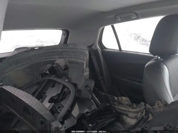 KL7CJPSM0NB507105 2022 CHEVROLET TRAX - Image 8