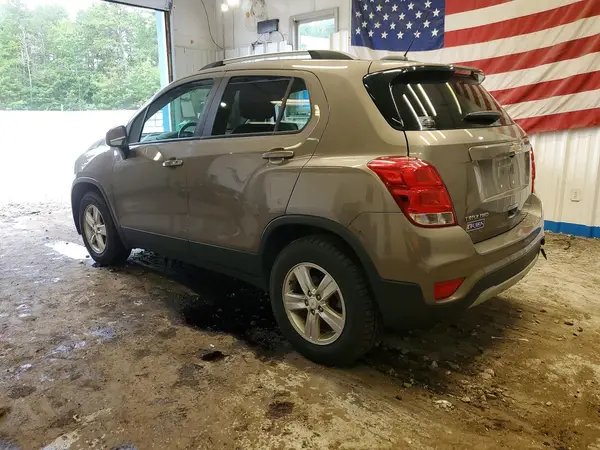 KL7CJPSM0NB510621 2022 CHEVROLET TRAX - Image 2