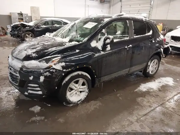 KL7CJPSM0NB514944 2022 CHEVROLET TRAX - Image 2