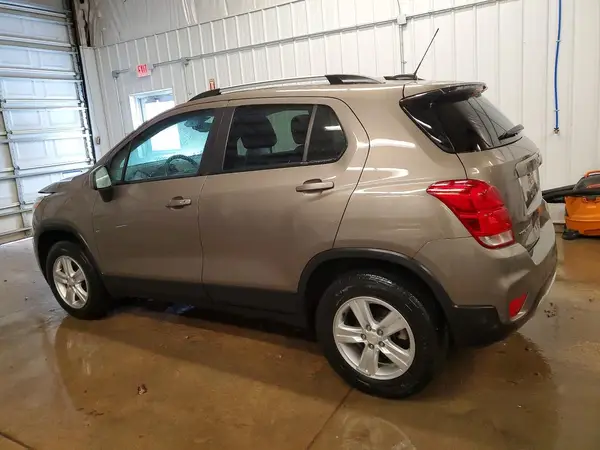 KL7CJPSM0NB516385 2022 CHEVROLET TRAX - Image 2