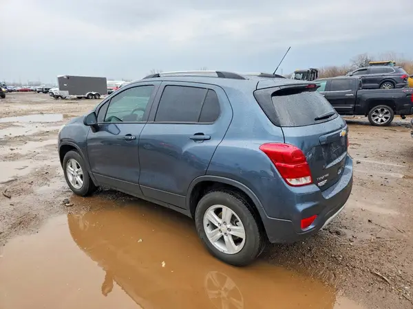KL7CJPSM0NB523028 2022 CHEVROLET TRAX - Image 2
