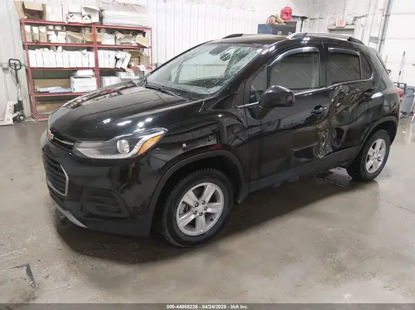 KL7CJPSM0NB524695 2022 CHEVROLET TRAX - Image 2