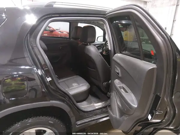 KL7CJPSM0NB524695 2022 CHEVROLET TRAX - Image 8