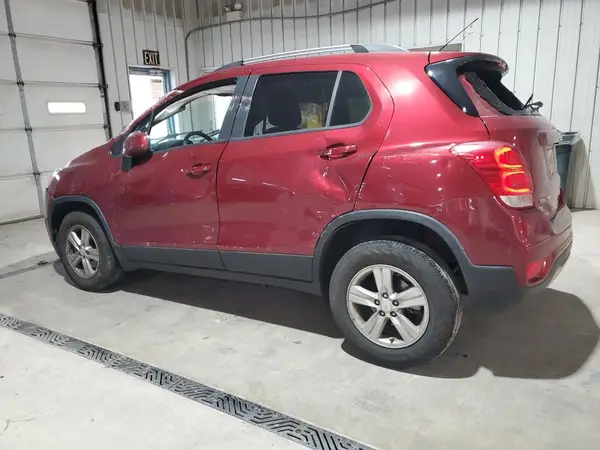 KL7CJPSM0NB527810 2022 CHEVROLET TRAX - Image 2