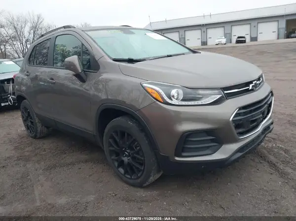 KL7CJPSM0NB530285 2022 CHEVROLET TRAX - Image 1