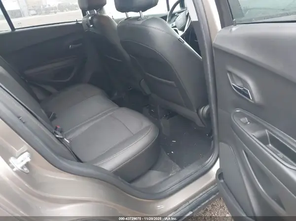 KL7CJPSM0NB530285 2022 CHEVROLET TRAX - Image 8