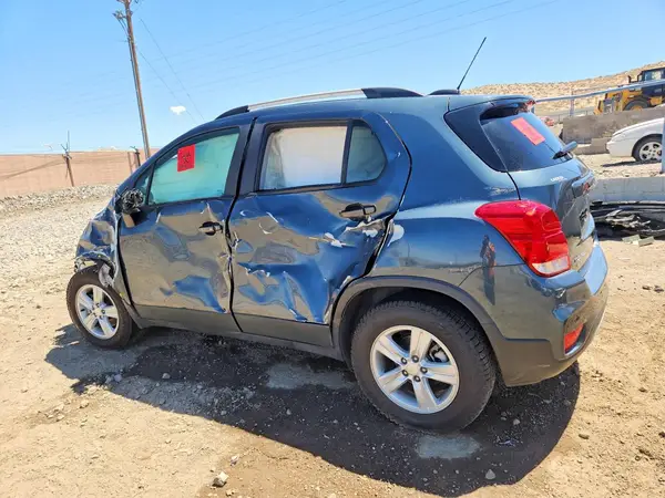 KL7CJPSM0NB534126 2022 CHEVROLET TRAX - Image 2