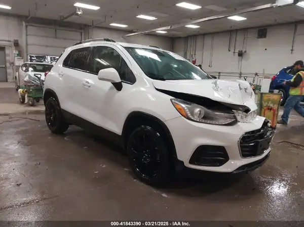 KL7CJPSM0NB537074 2022 CHEVROLET TRAX - Image 1