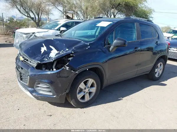 KL7CJPSM0NB541318 2022 CHEVROLET TRAX - Image 2