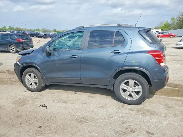 KL7CJPSM0NB560533 2022 CHEVROLET TRAX - Image 2