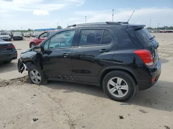 KL7CJPSM0NB565828 2022 CHEVROLET TRAX - Image 2