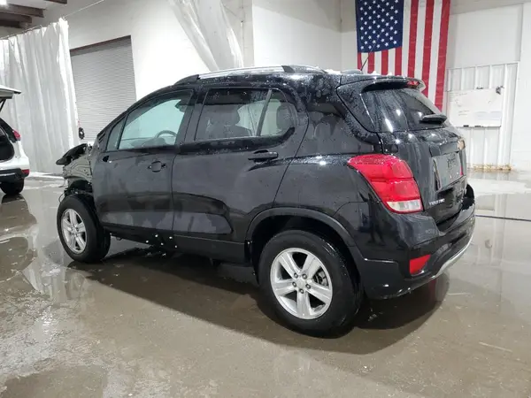 KL7CJPSM0NB565926 2022 CHEVROLET TRAX - Image 2