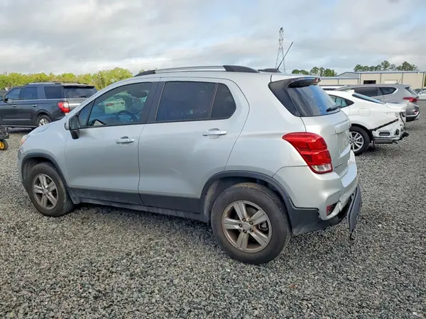 KL7CJPSM0NB566056 2022 CHEVROLET TRAX - Image 2