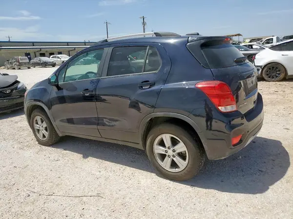 KL7CJPSM0NB567174 2022 CHEVROLET TRAX - Image 2