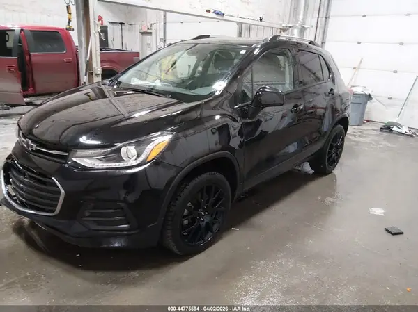 KL7CJPSM0NB568941 2022 CHEVROLET TRAX - Image 2
