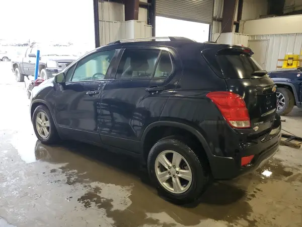 KL7CJPSM0NB569202 2022 CHEVROLET TRAX - Image 2