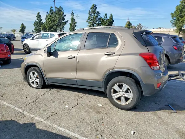 KL7CJPSM1MB371615 2021 CHEVROLET TRAX - Image 2
