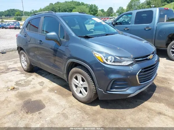 KL7CJPSM1MB375261 2021 CHEVROLET TRAX - Image 1