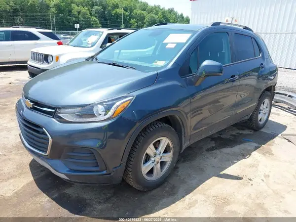 KL7CJPSM1MB375261 2021 CHEVROLET TRAX - Image 2