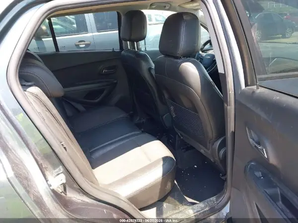 KL7CJPSM1MB375261 2021 CHEVROLET TRAX - Image 8