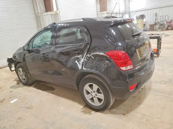 KL7CJPSM1NB511700 2022 CHEVROLET TRAX - Image 2