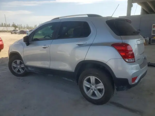 KL7CJPSM1NB516721 2022 CHEVROLET TRAX - Image 2