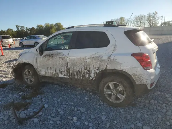 KL7CJPSM1NB523636 2022 CHEVROLET TRAX - Image 2